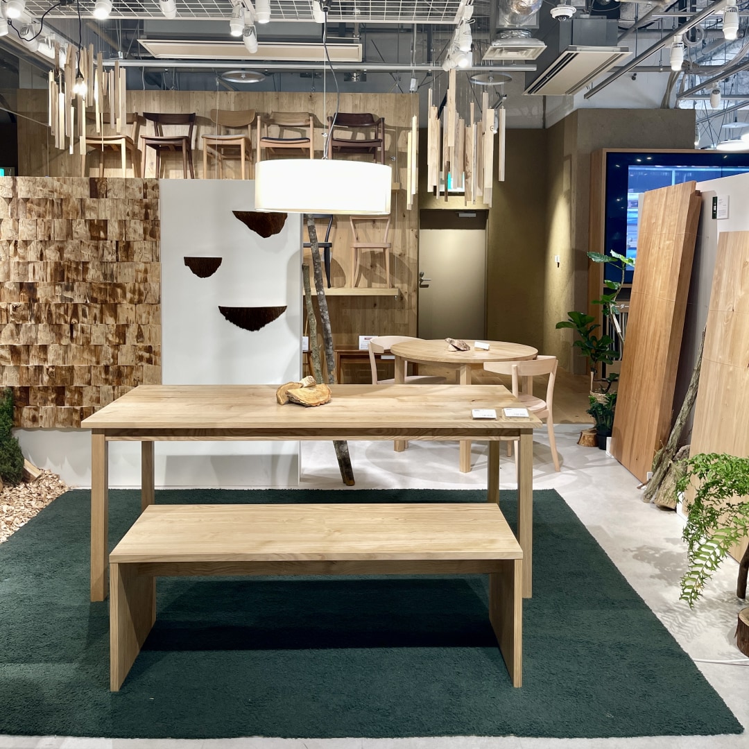 【銀座】日本の木でつくりました｜5F 家具　