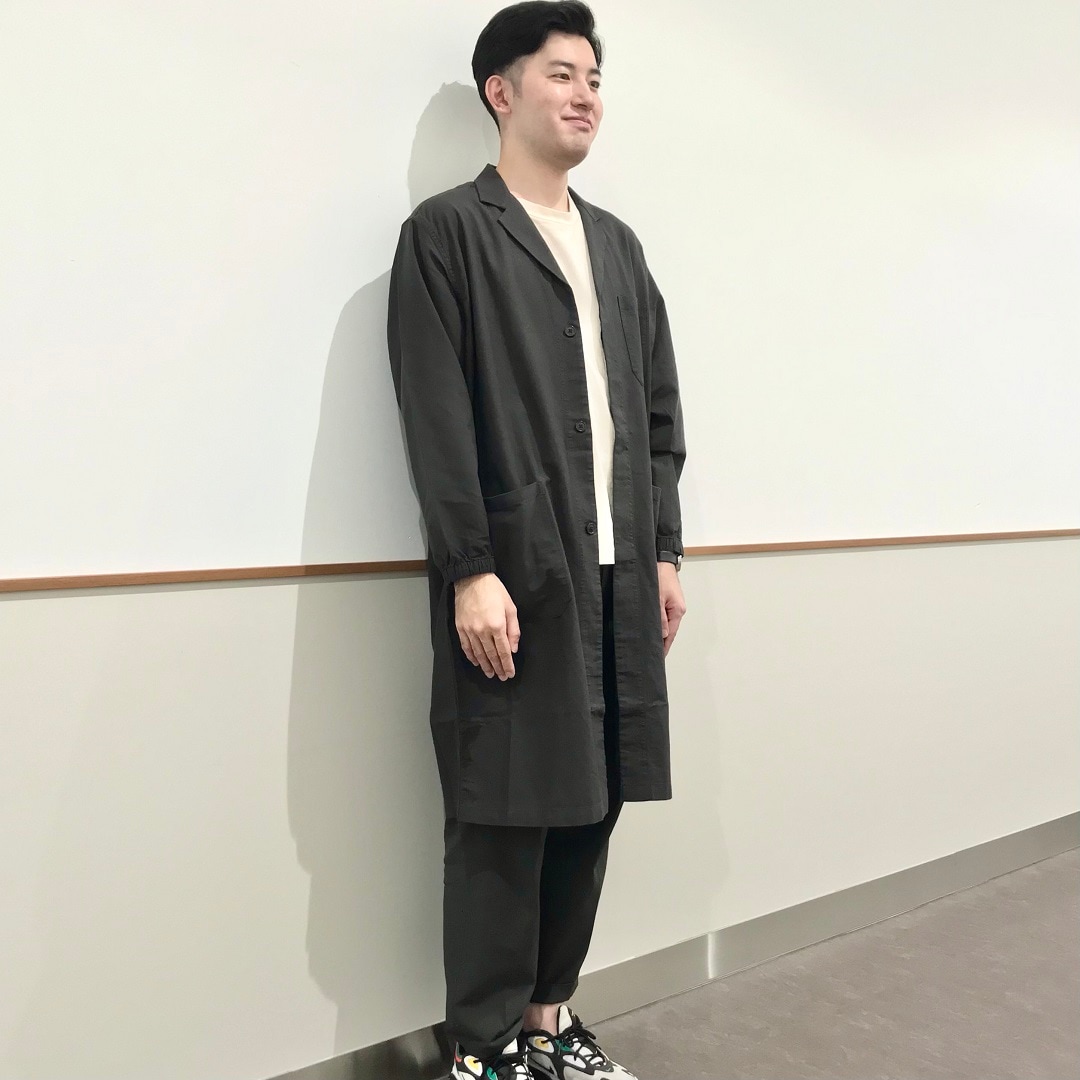 【ザ・モール仙台長町】ショップコートを着た男性