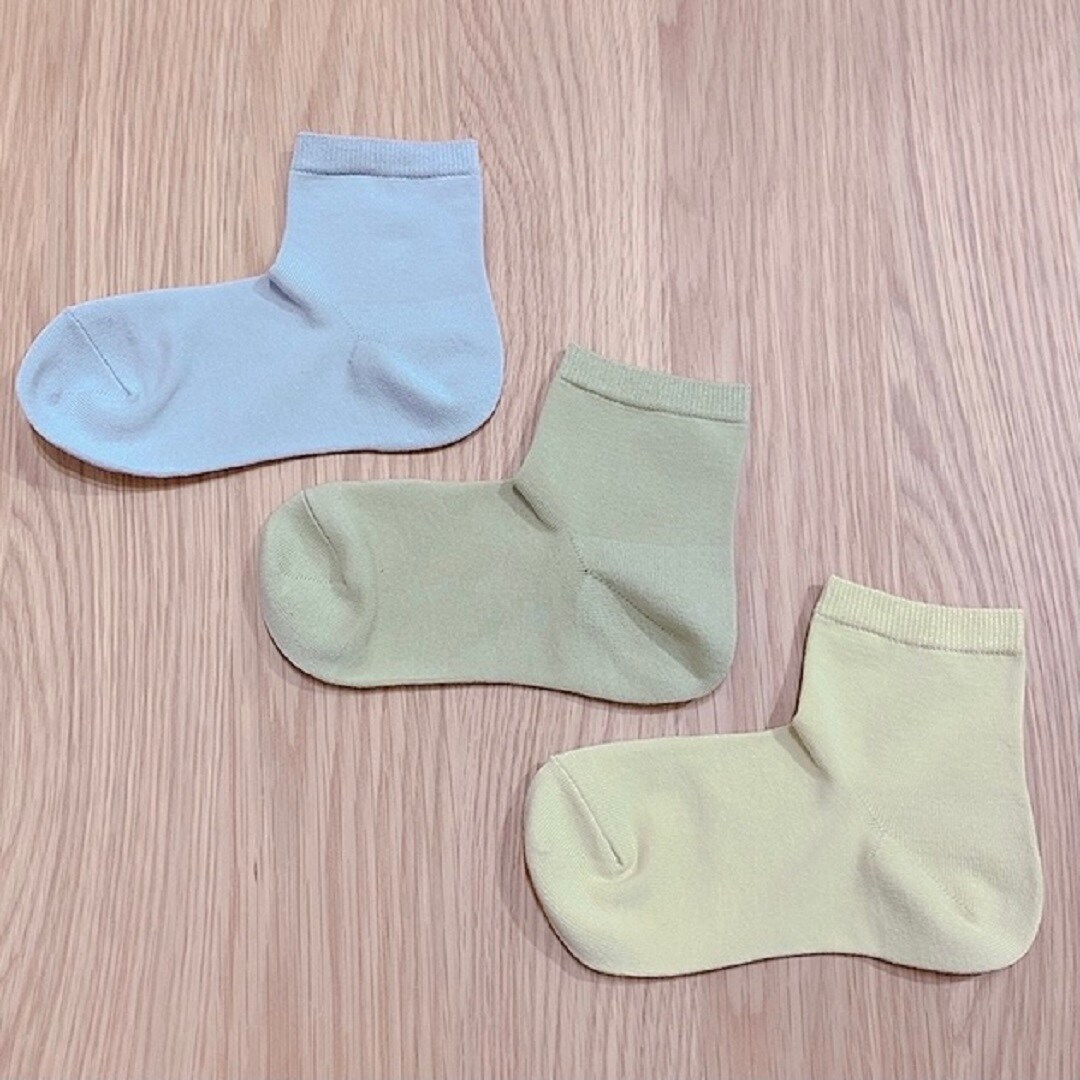 【mozoワンダーシティ】新色靴下で足もとを春カラーに。