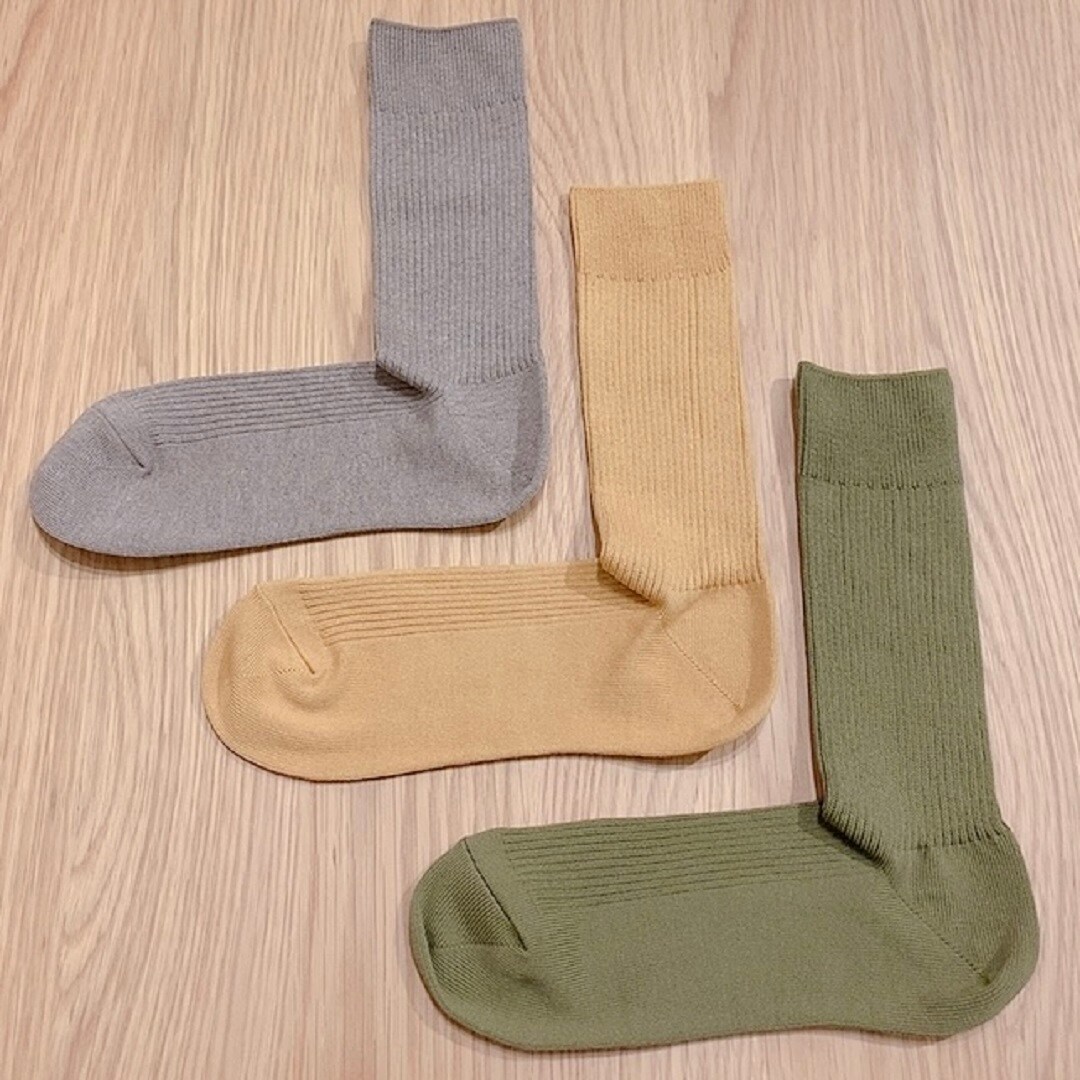 【mozoワンダーシティ】新色靴下で足もとを春カラーに。