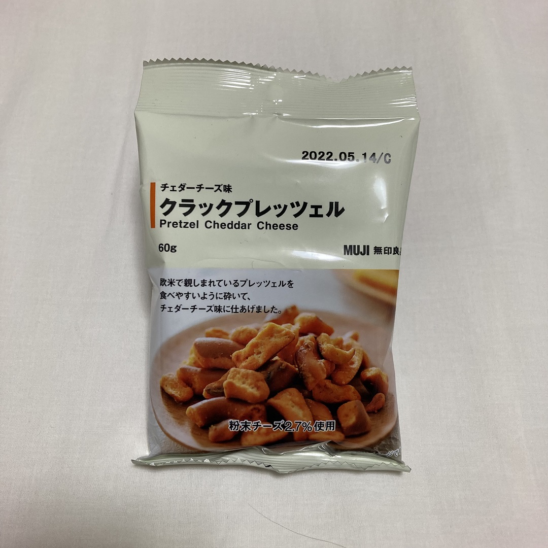 クラックプレッツェル　チェダーチーズ味