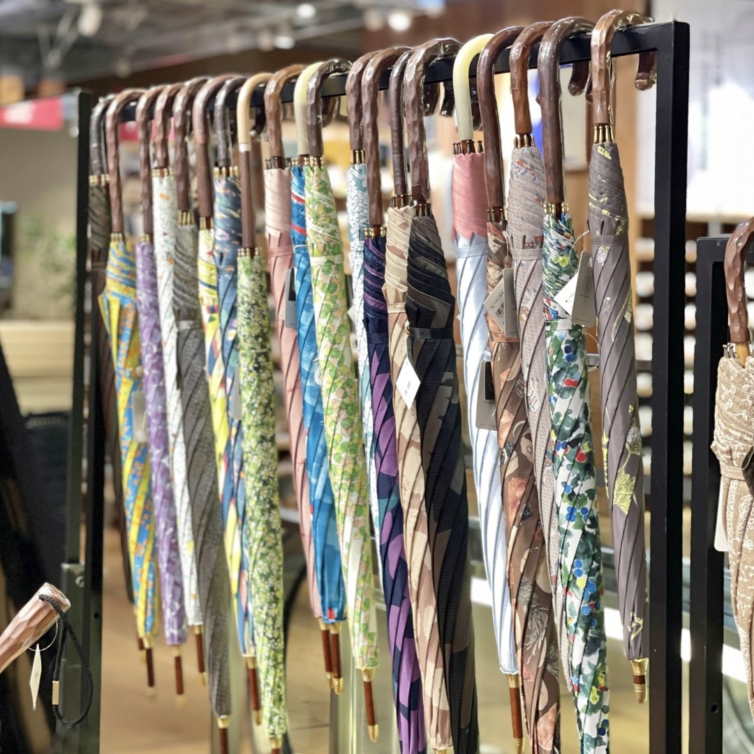 【銀座】イイダ傘店 展示販売会 傘の雨 〜It‘s Raining Umbrellas 〜はじまりました。｜4F OpenMUJI 