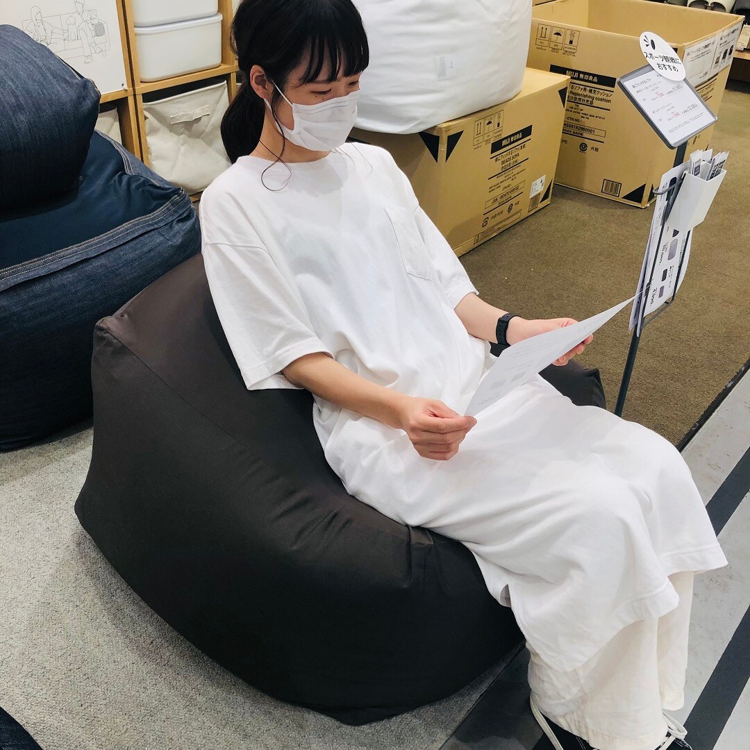 座りながらペラ