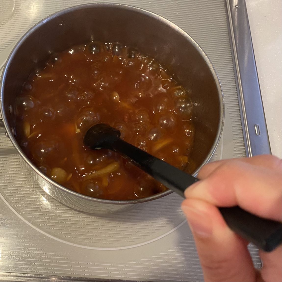 【シエスタハコダテ】ひとり分からつくれる鍋の素 ビスクを使った、オムピラフ⑥