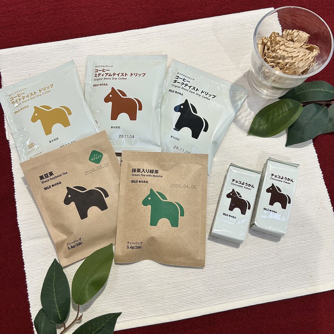 ようかんとドリップコーヒーの写真