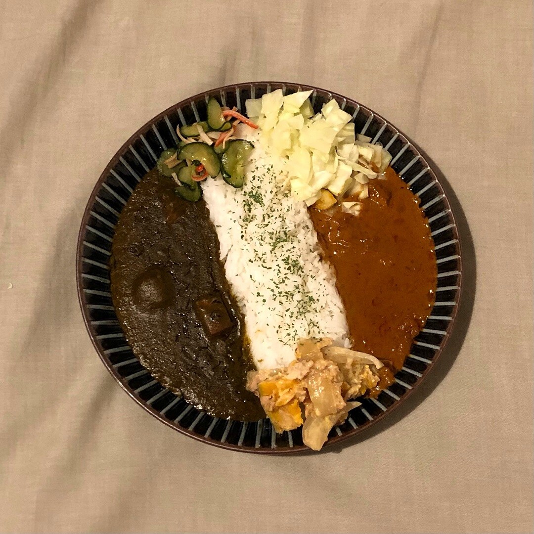 【難波】木曜カレーVol.10　小さめカレーのあいがけカレー
