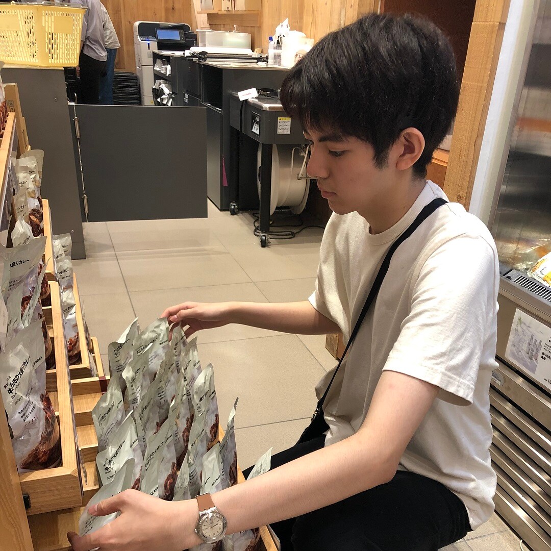 スタッフ品出し