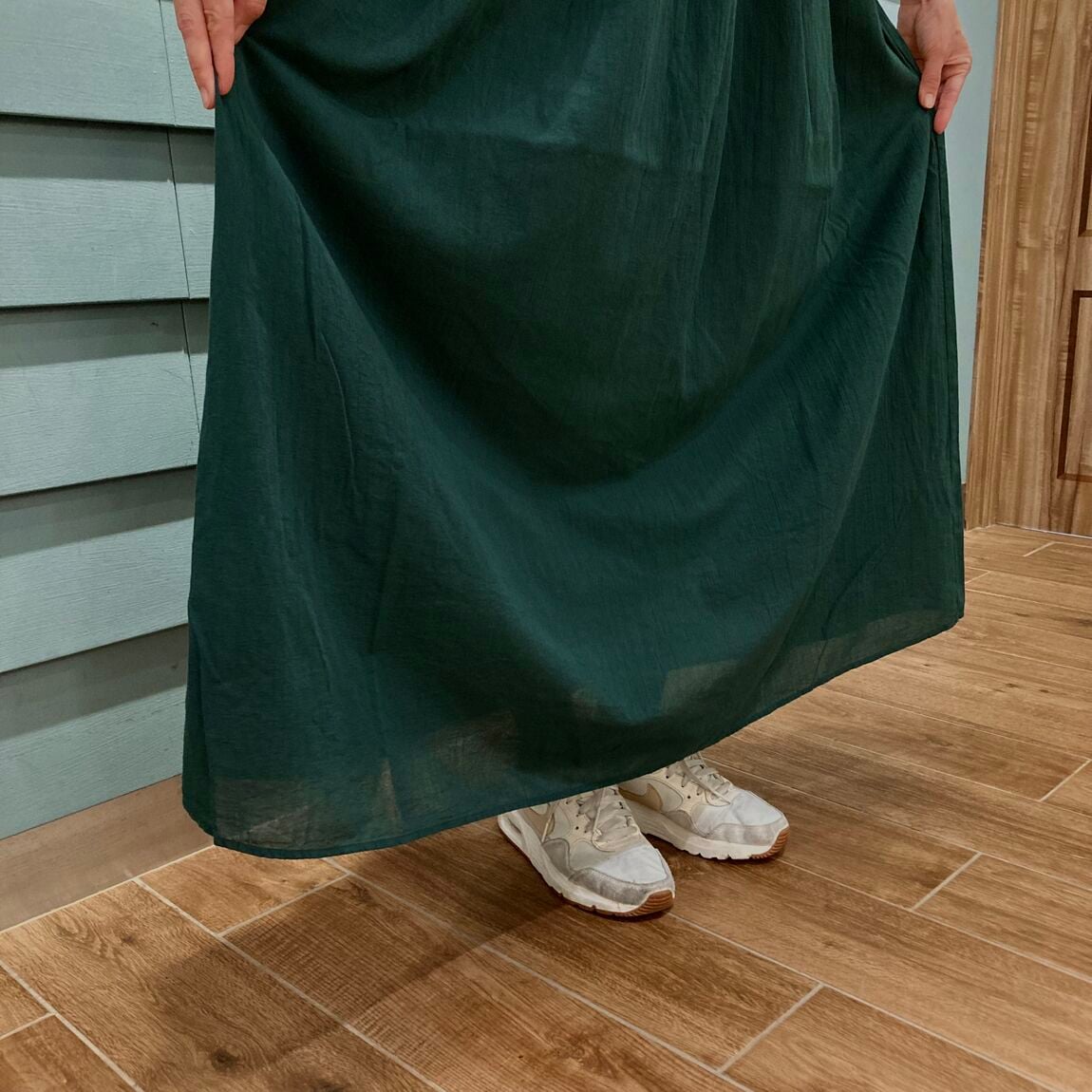 足元が透けて、涼しさを感じさせます