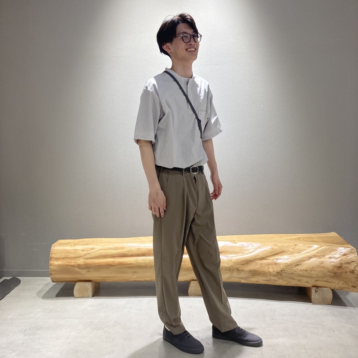 右向き