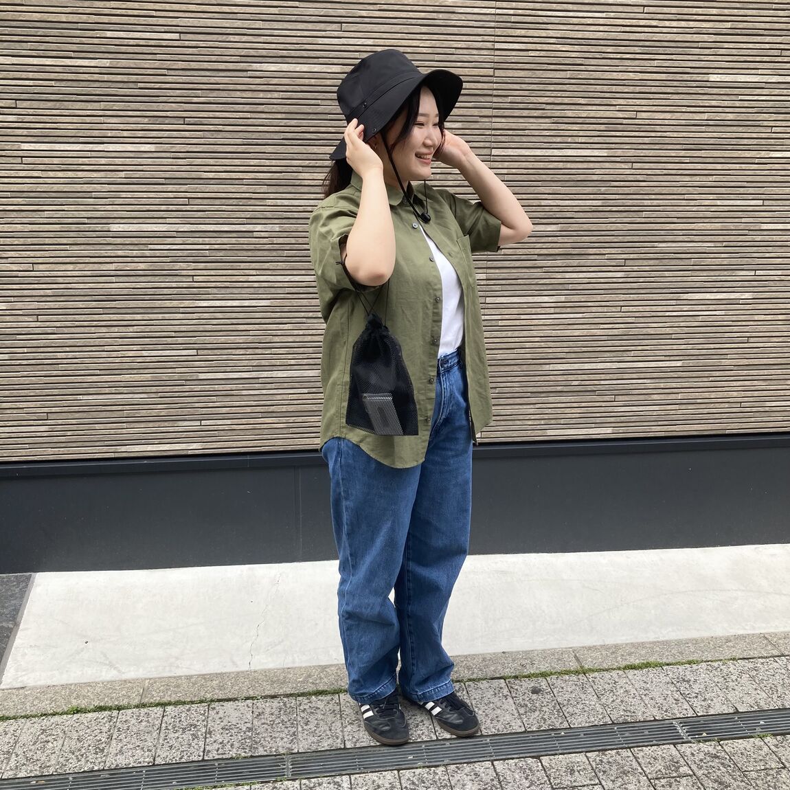 ②
