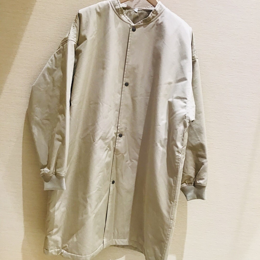 ベージュ