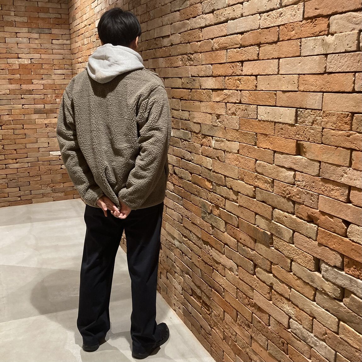 後ろ