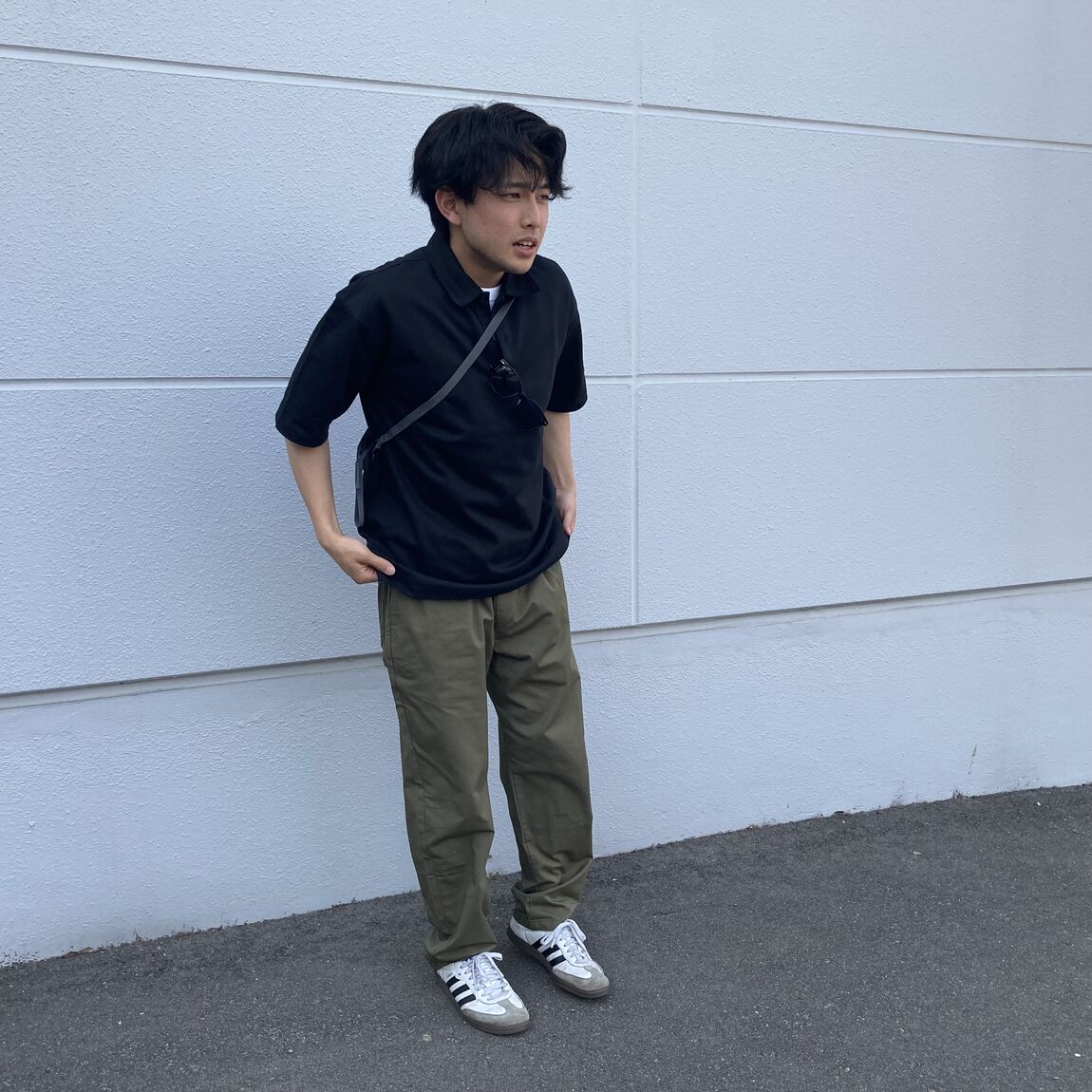 ３