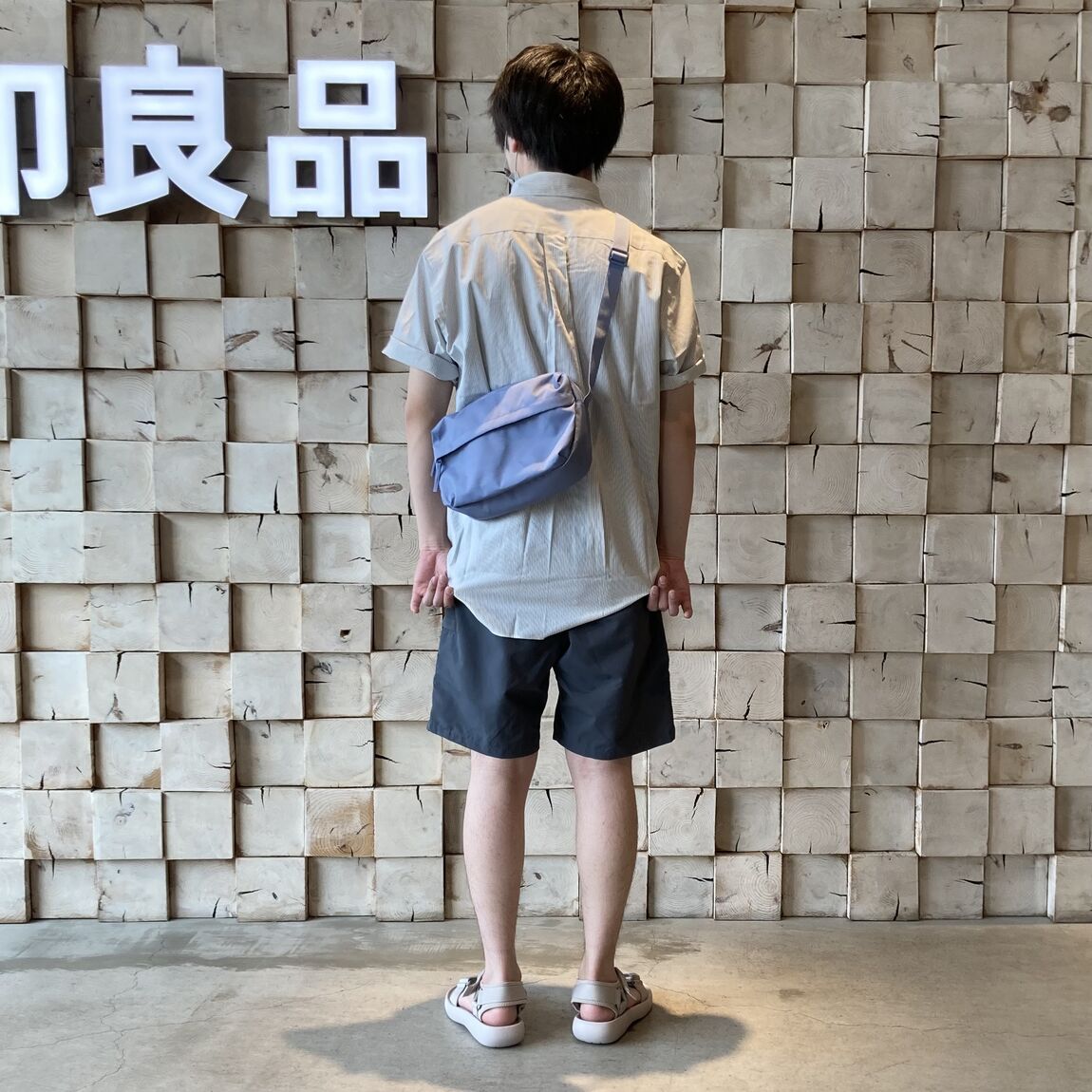 シャツ２