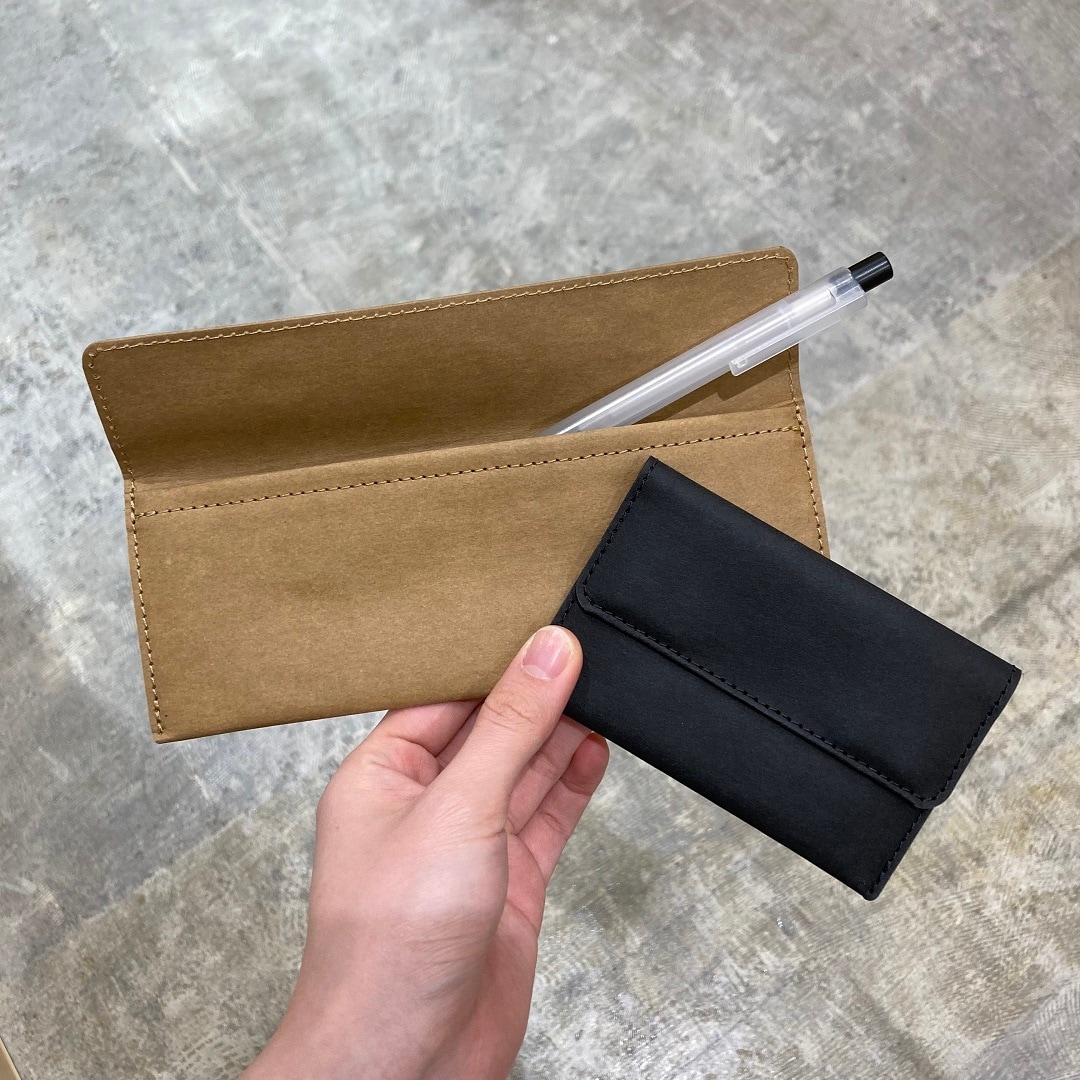 ジーンズラベル　名刺ケース　ペンケースの写真