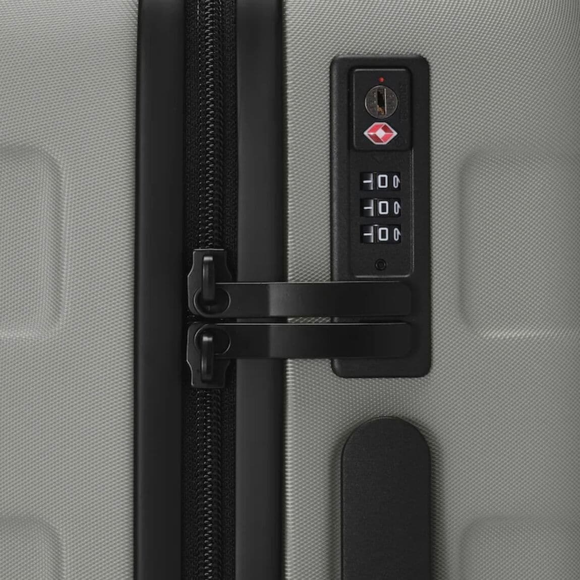 【具志川メインシティ】キャリーケースがリニューアルしました