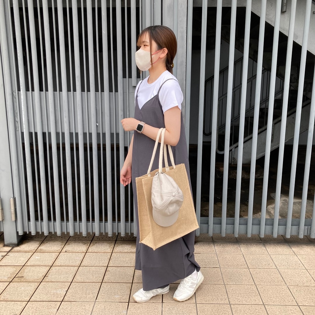 婦人　風を通す　ストレッチサッカー　サロペット