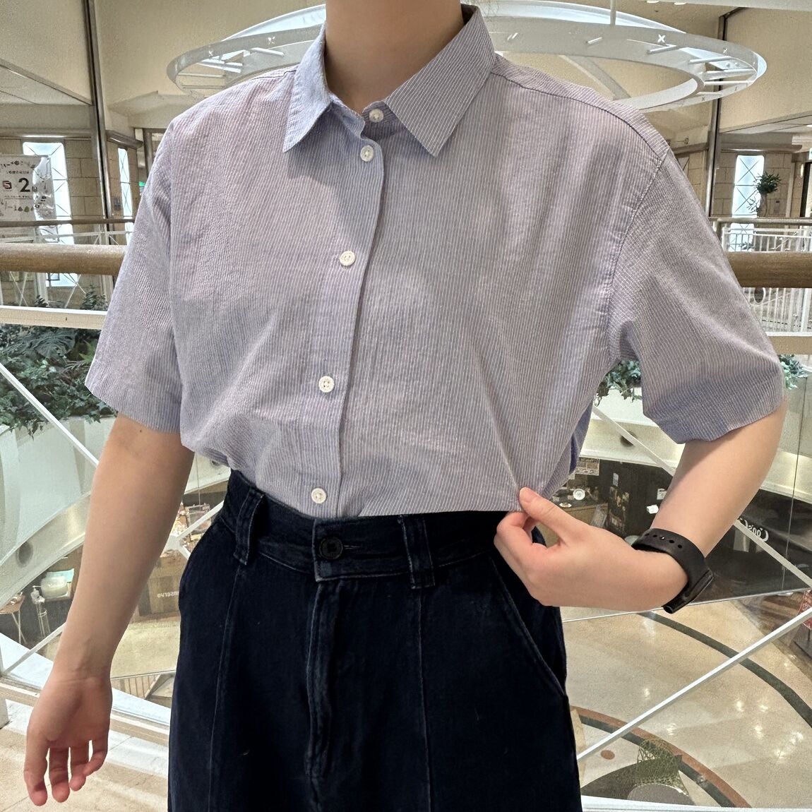 半袖シャツ寄り