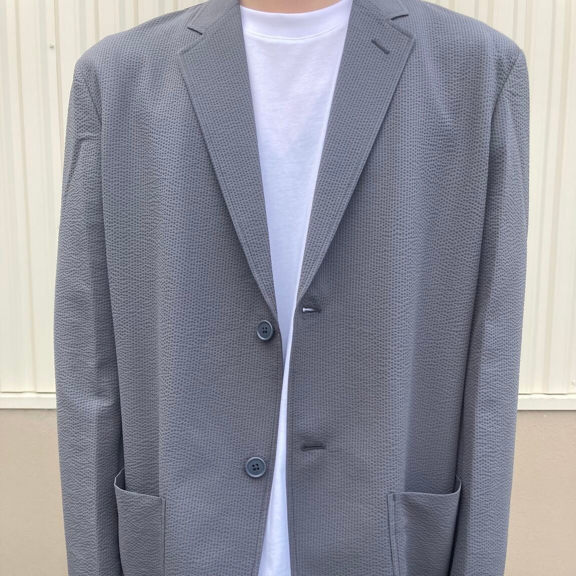 男性スタッフスナップ　上半身