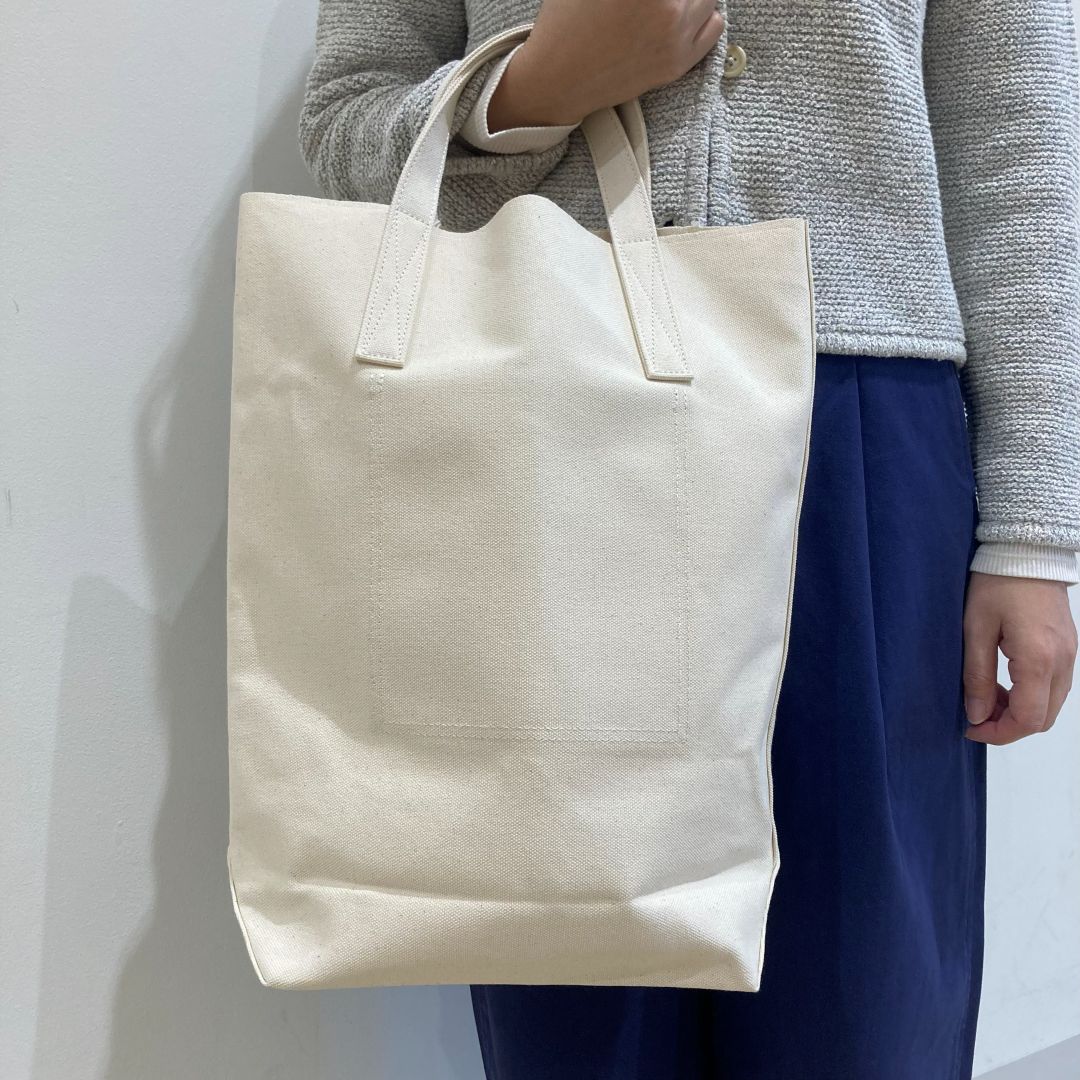 【テラスモール湘南】ラボの洋服バッグ