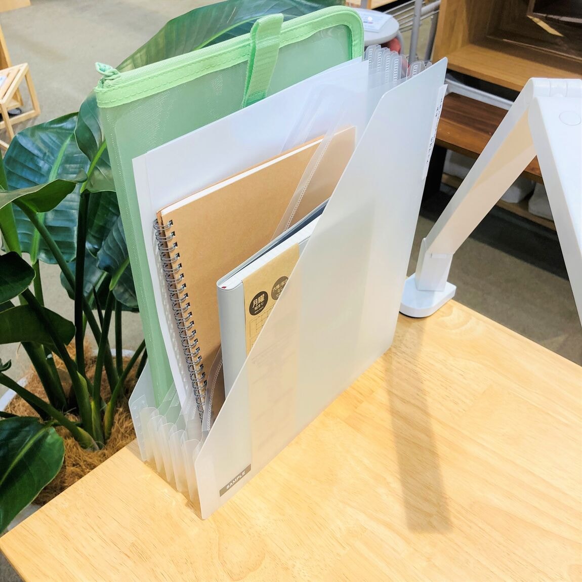 【モレラ岐阜】書類の仕分けに。