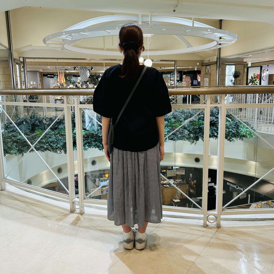 背面