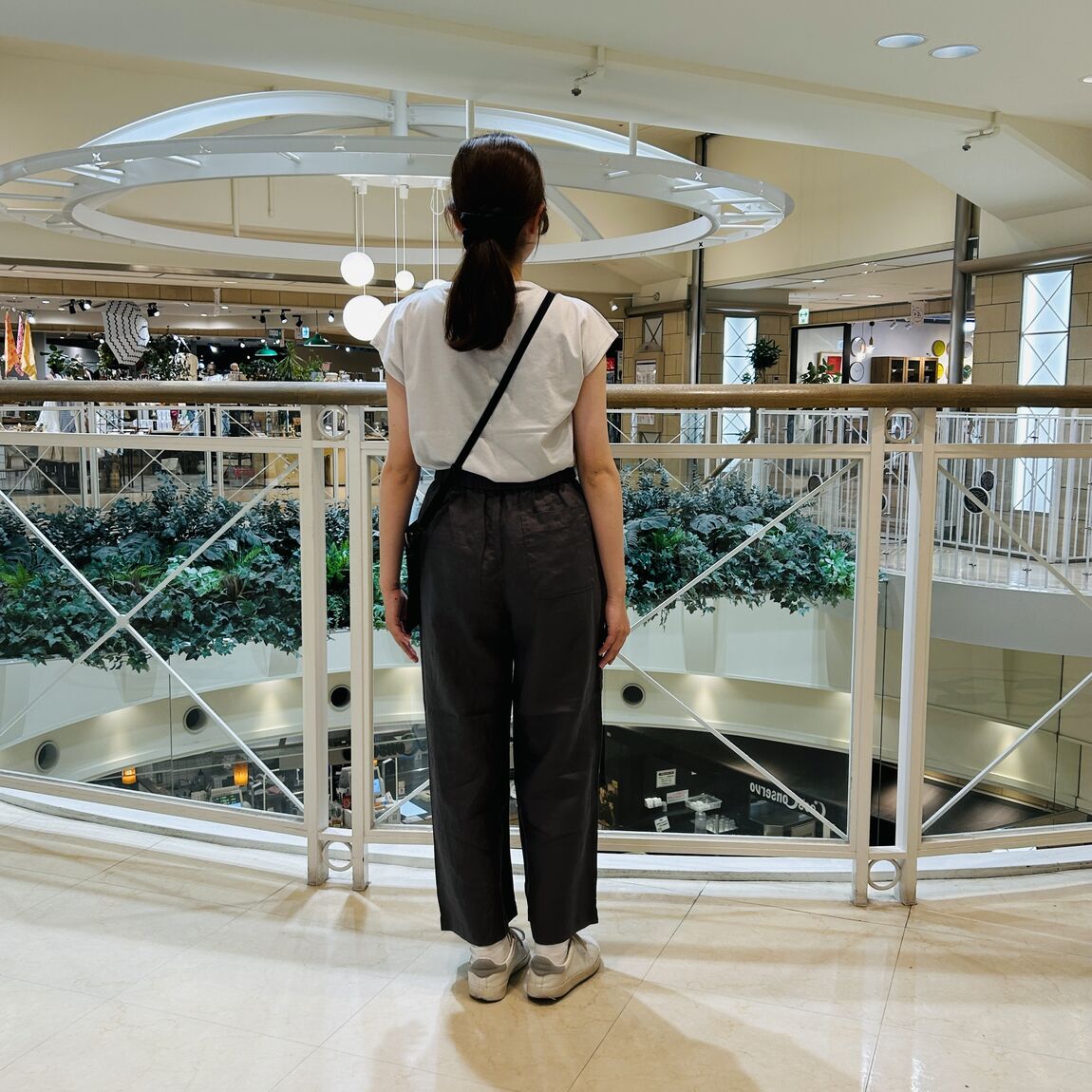 背面