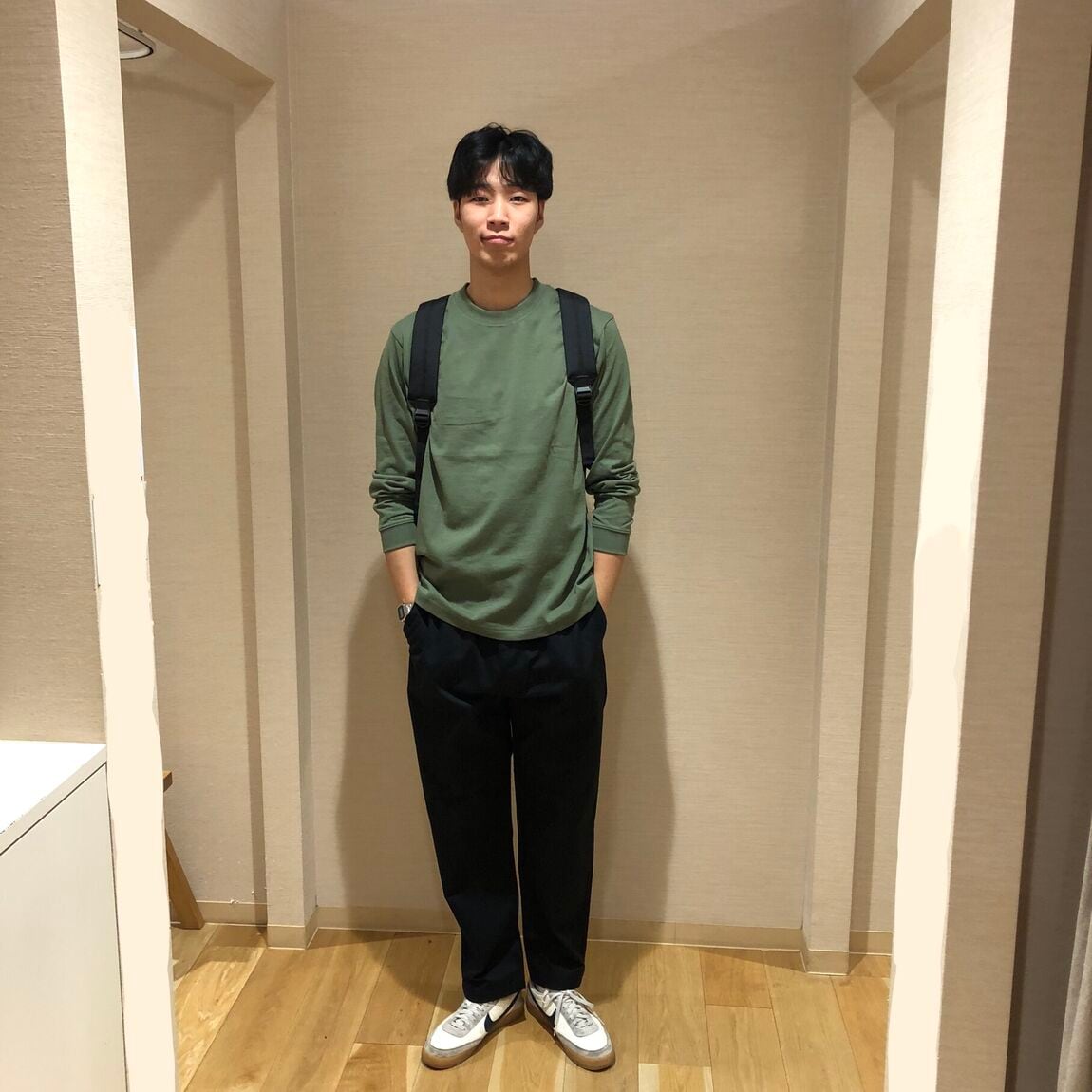 リュックを背負った男性