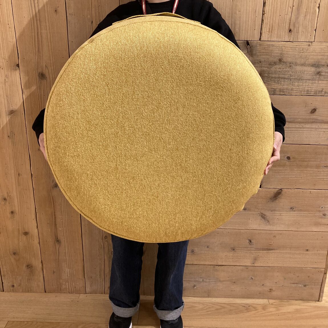 【大丸福岡天神】新商品　空気でできたフロアクッションのご紹介