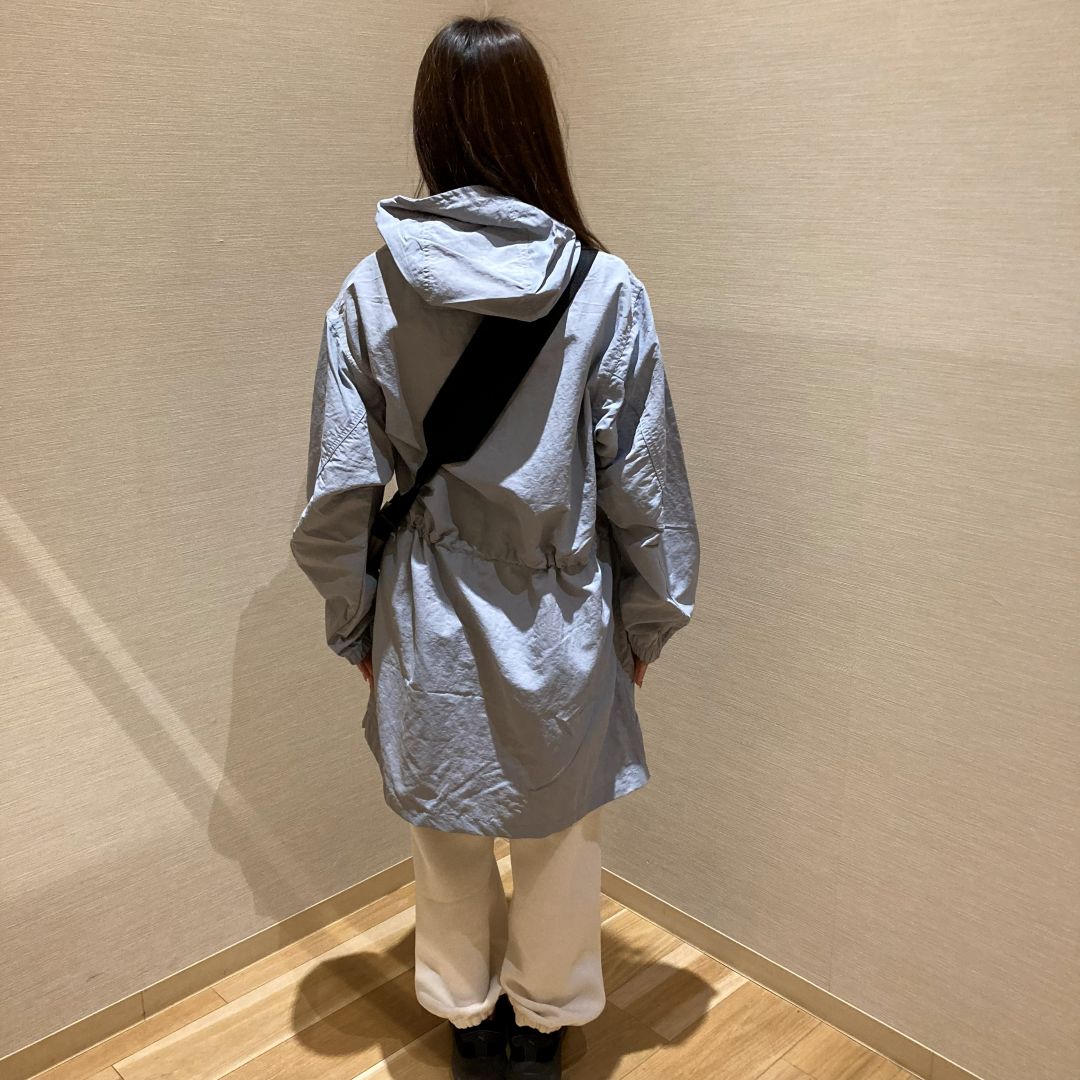 衣服後ろ向きの写真