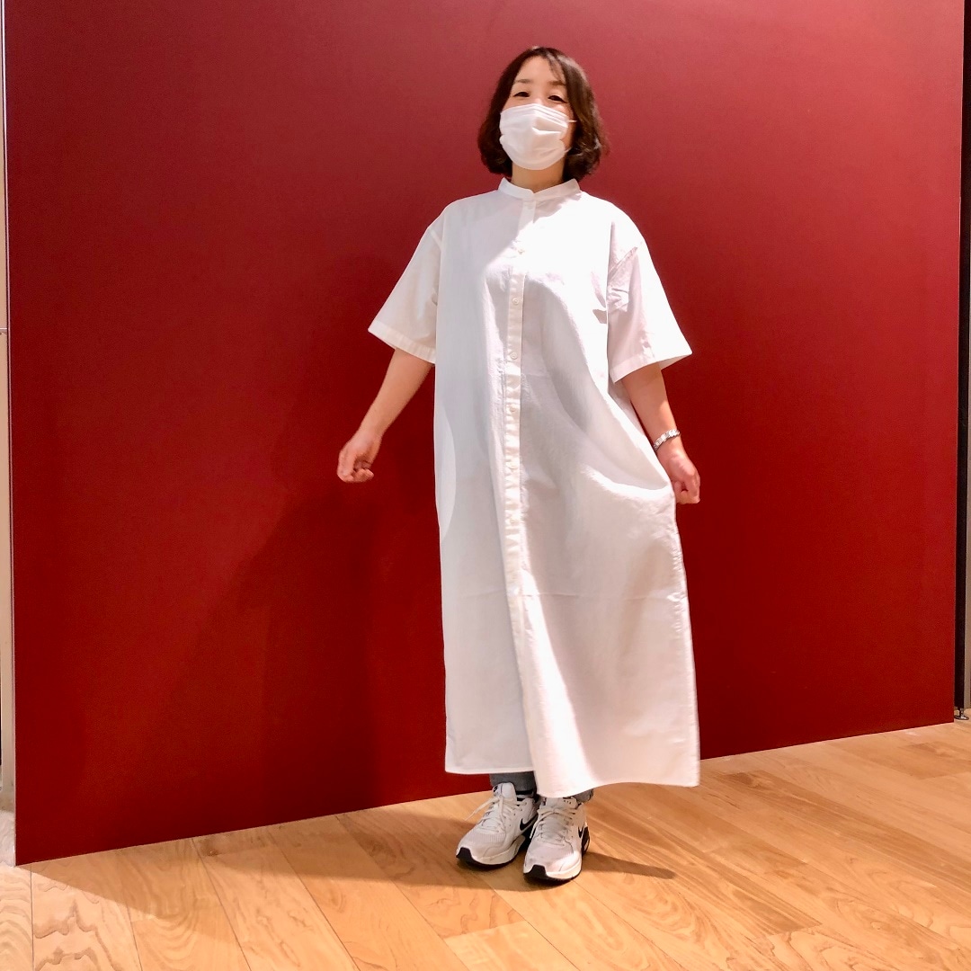 涼感ブロードスタンドカラー半袖ワンピース
