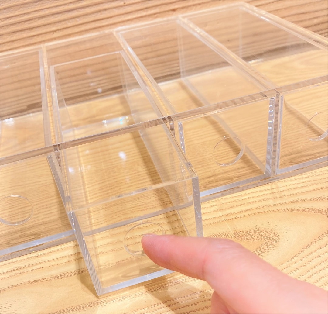 【イオンモール鈴鹿】縦でも横でも｜アクリルメガネ・小物ケース