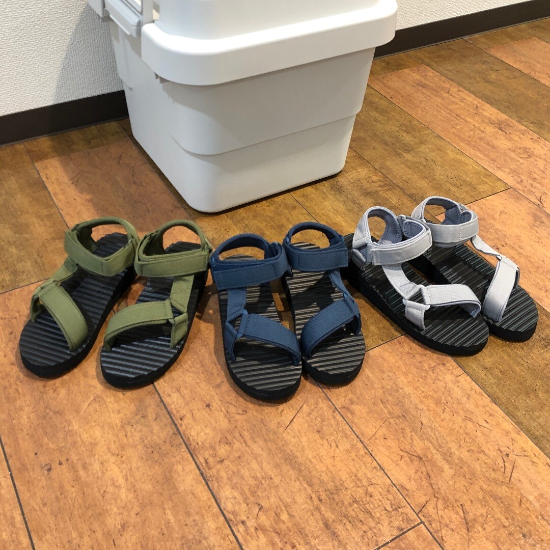 新色サンダル画像