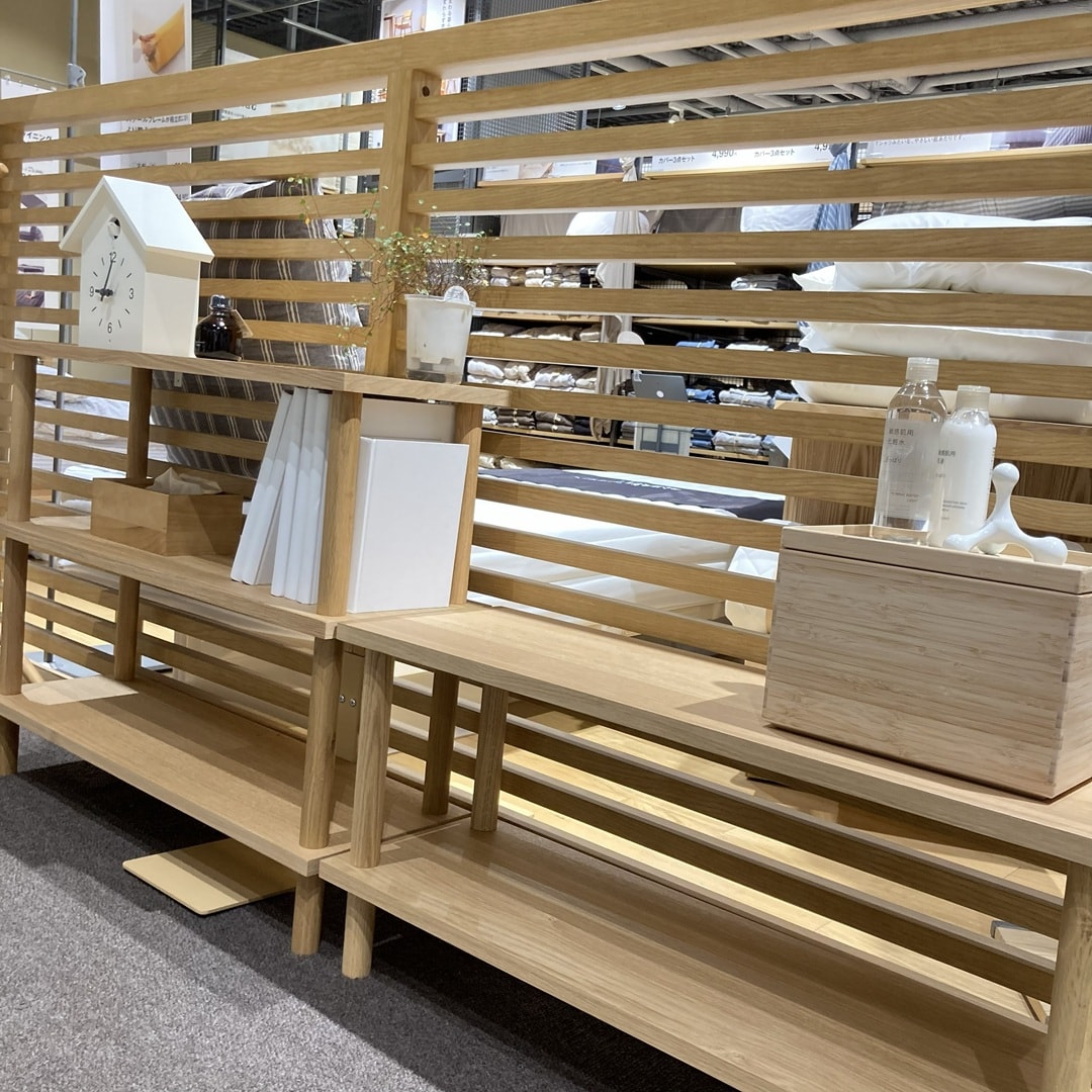 【イオンモール鈴鹿】手軽に組み立てられる木製シェルフ