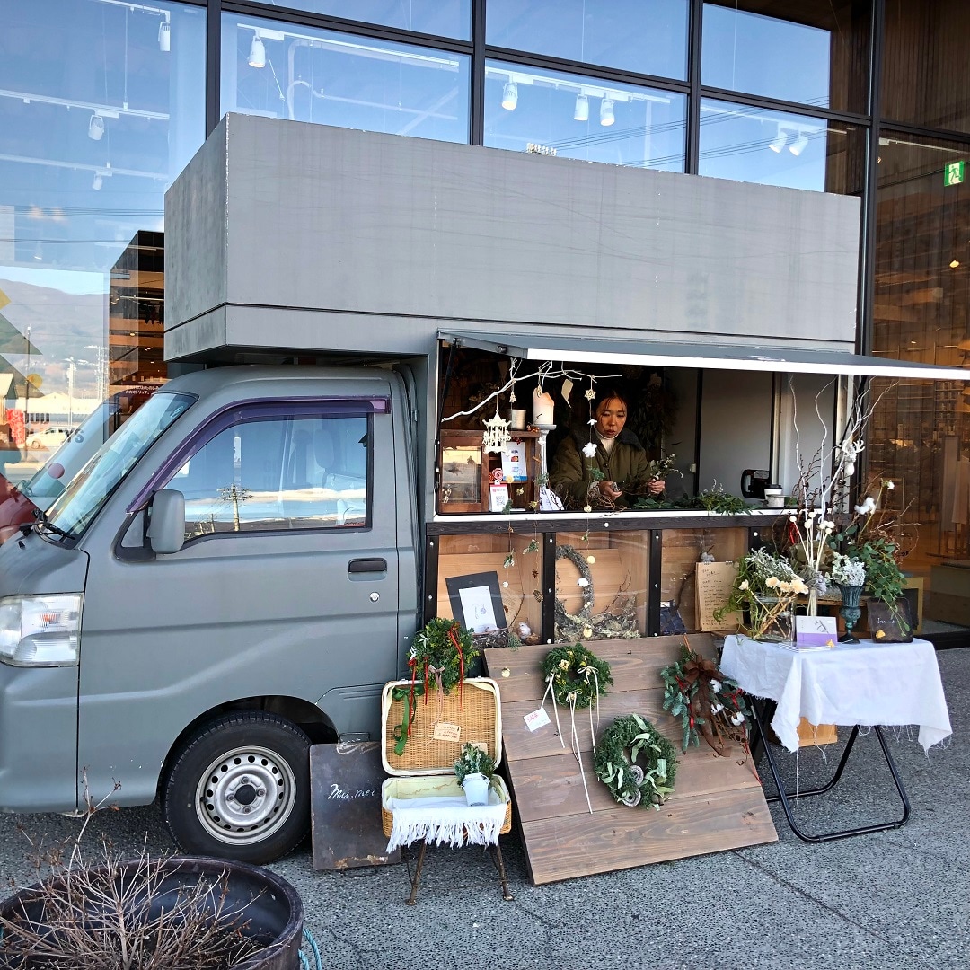 ムメイさん　移動販売車