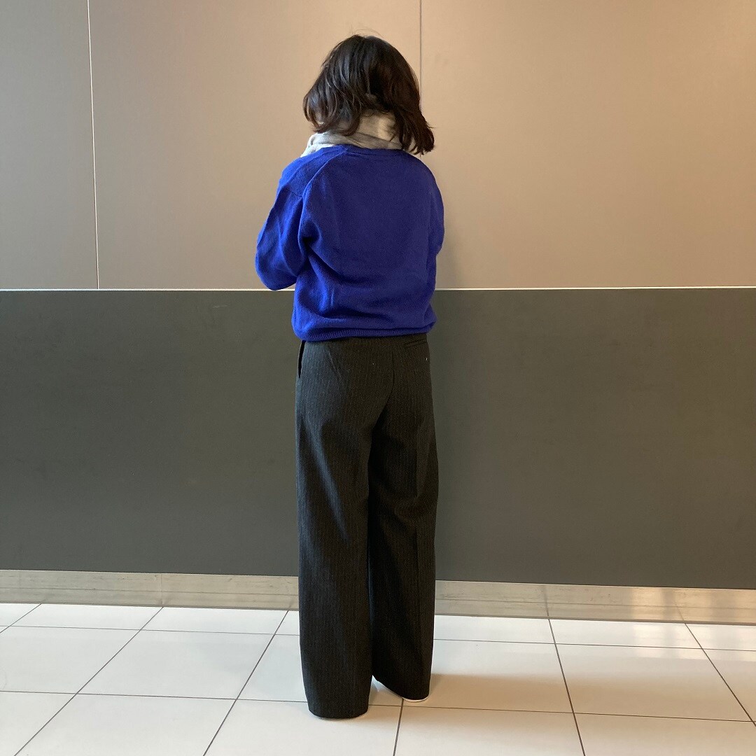 横から