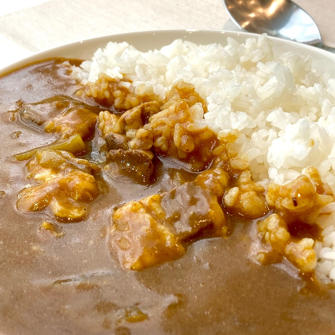 【マルエイガレリア】出汁のうまみがぎゅっと詰まった和風カレー｜新商品