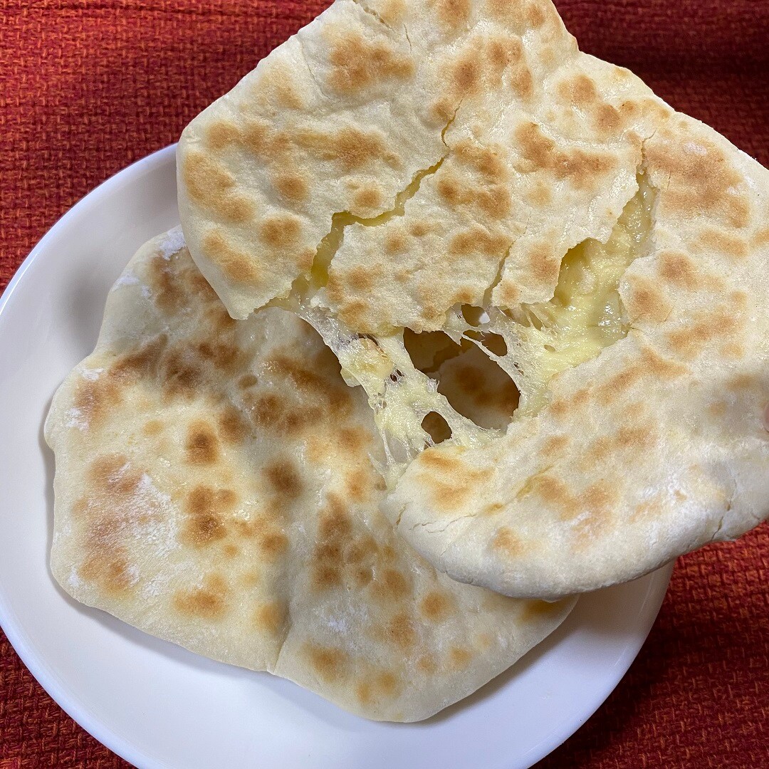 ナンの日にはナンとカレーを食べませんか？