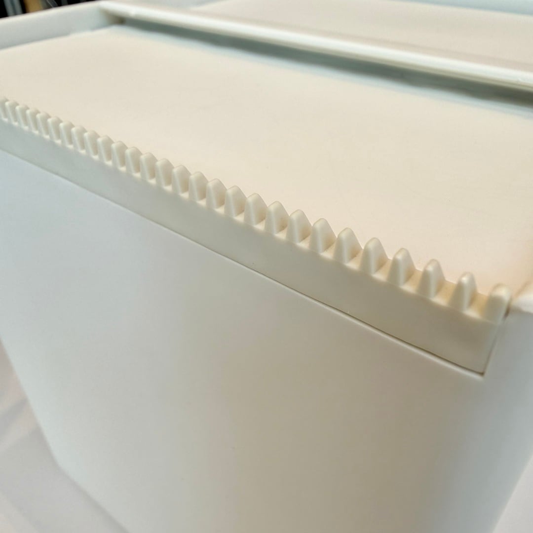 【マルエイガレリア】必要な量だけ切れる、卓上トイレットペーパーケース_ncz2cL