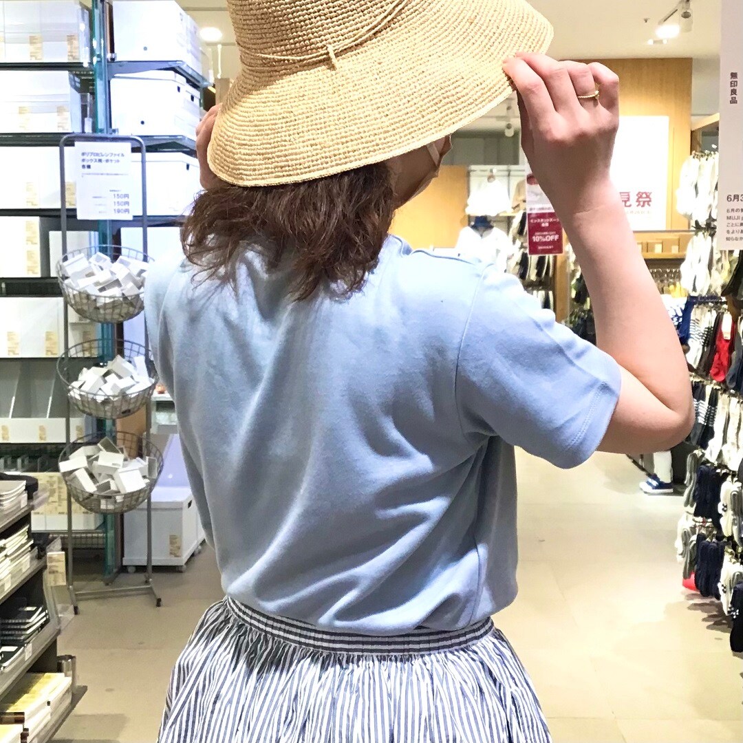 【ザ・モール仙台長町】スムース編みTシャツ×麦わら帽子
