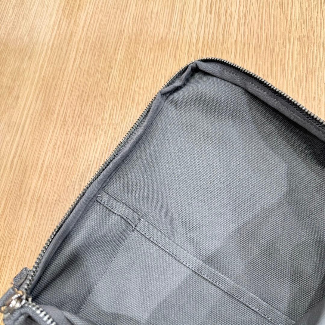 【マルエイガレリア】すっきりしまえる、帆布のノートケース_f5yk9c