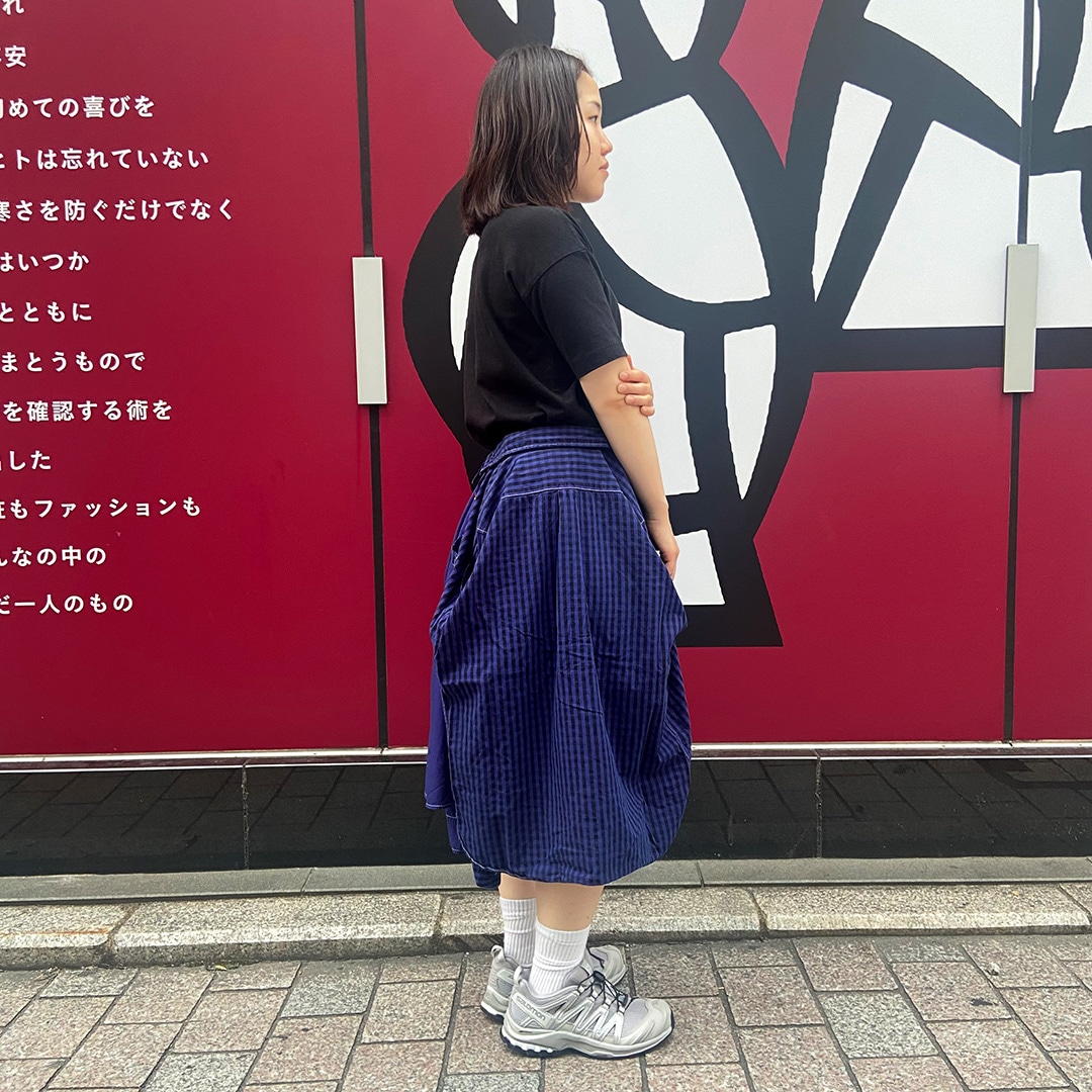 ReMUJIを着た女性