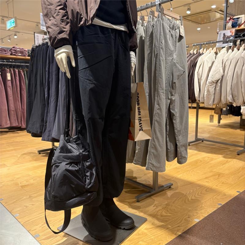 046843_20251226_01_09