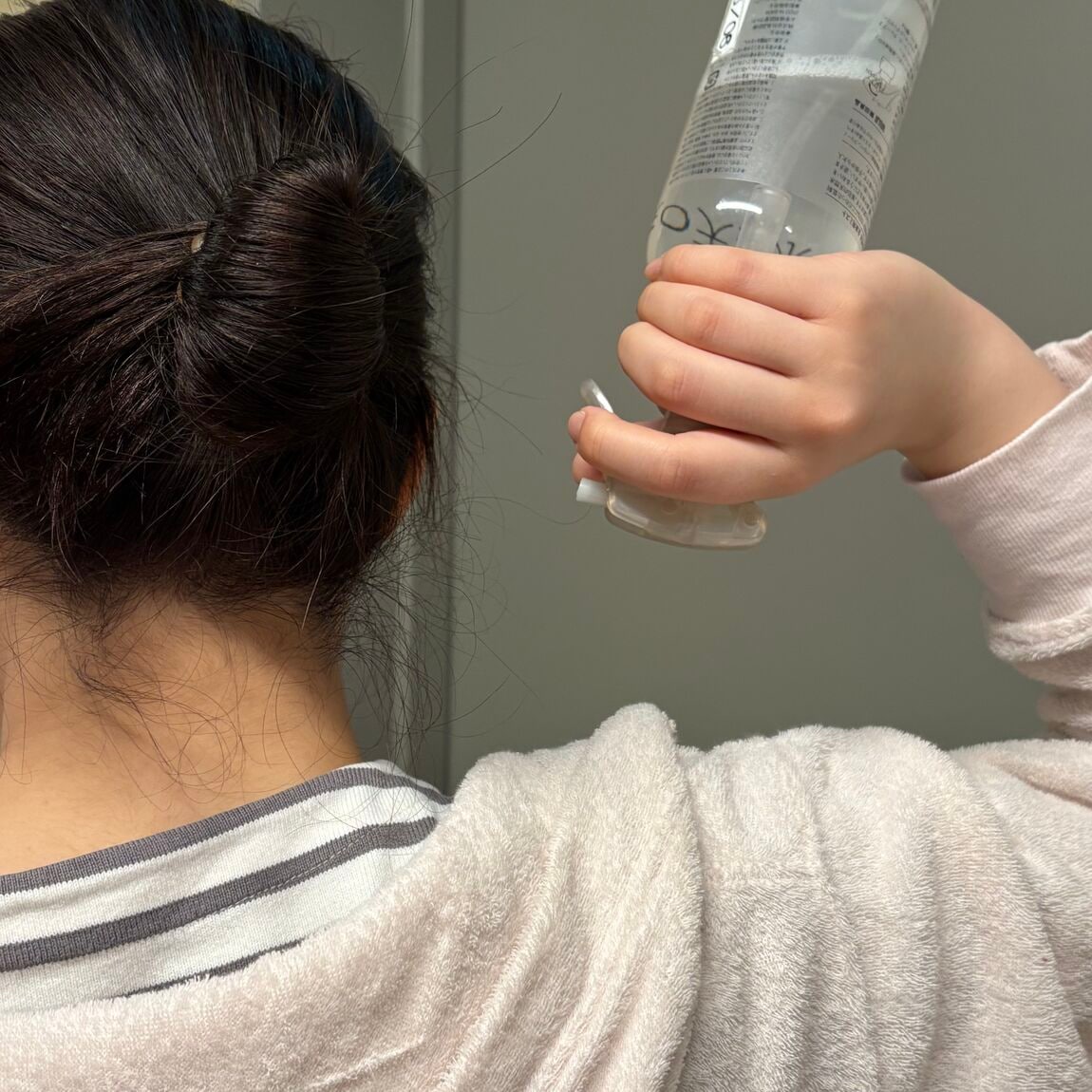 体に吹きかけるところ