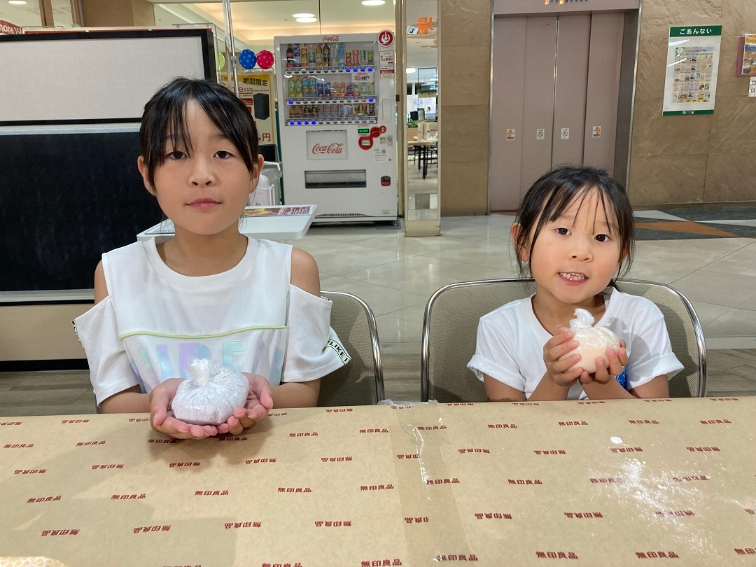 ワークショップ「手づくりバスボムをつくろう」を開催しました。