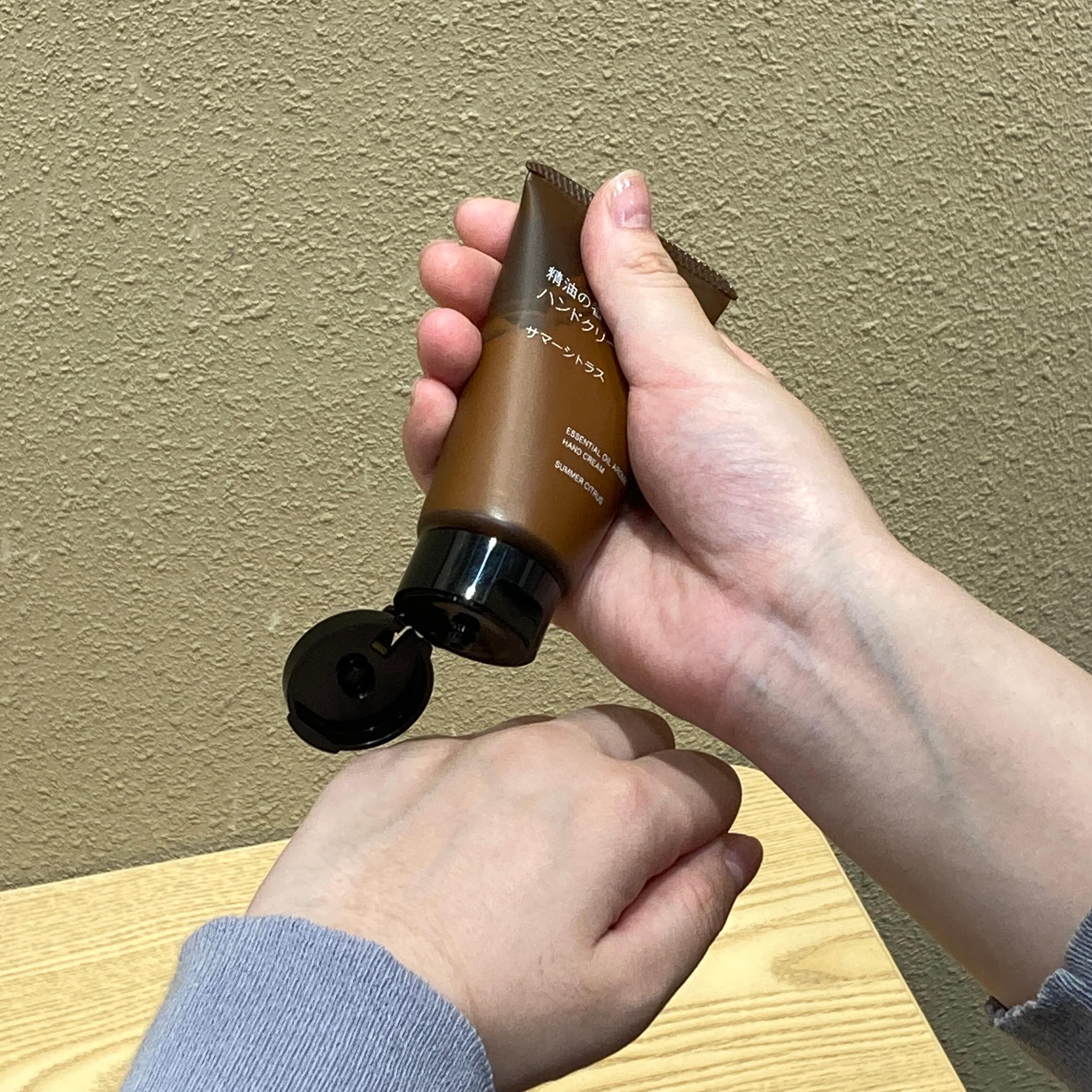 精油の香り　ハンドクリーム　サマーシトラス