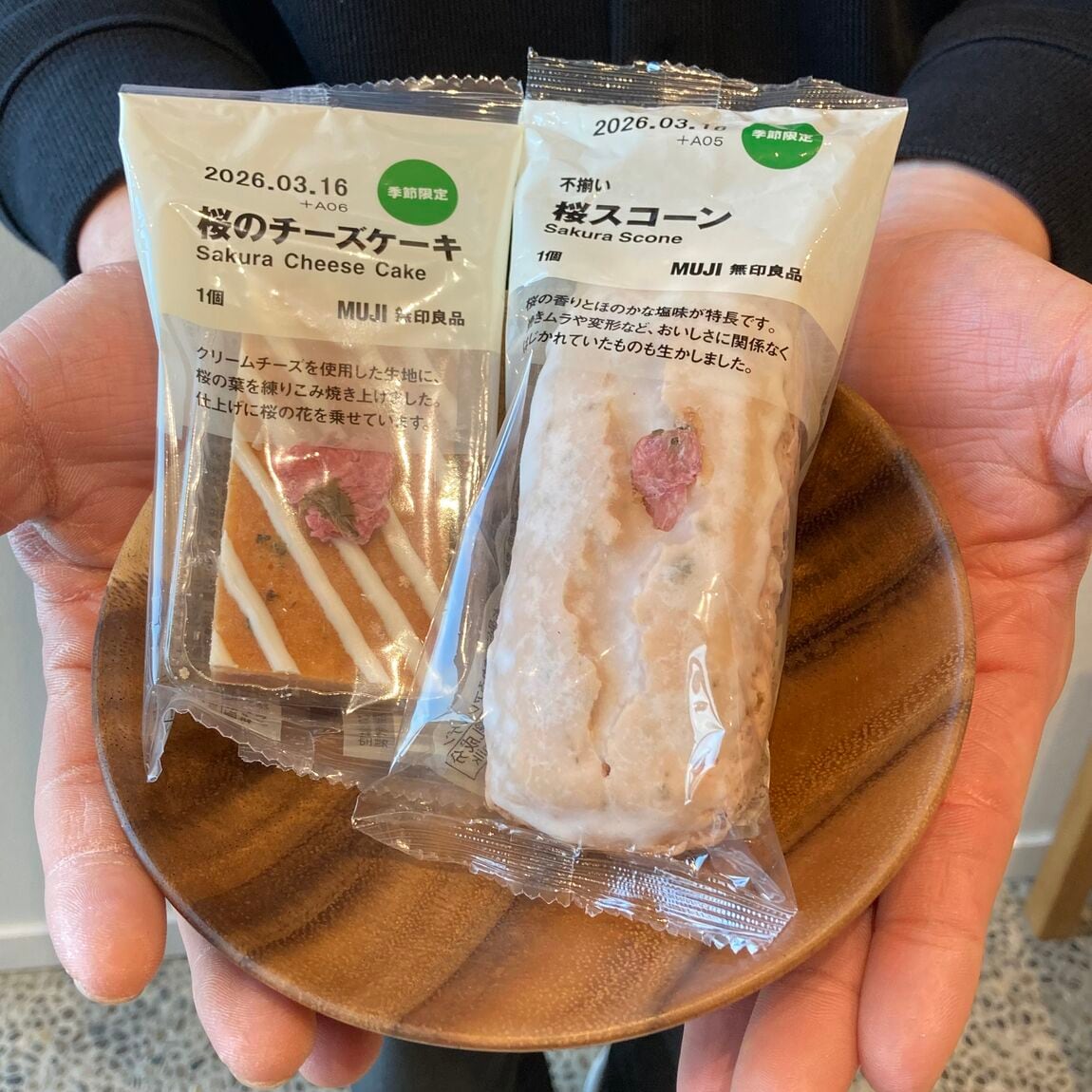 桜のチーズケーキ、桜のスコーン