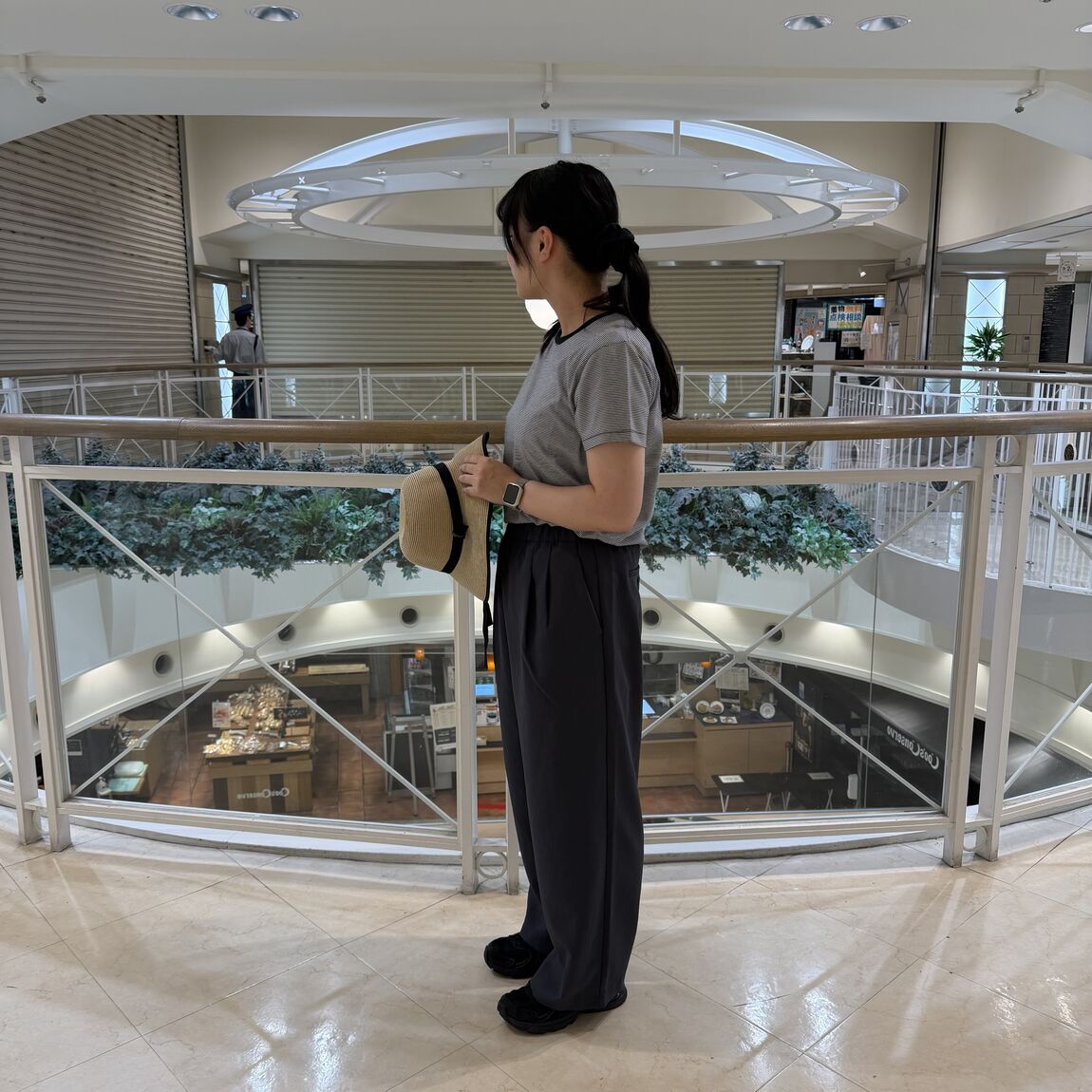横