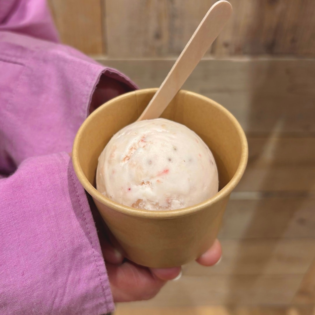 いちごミルクアイス