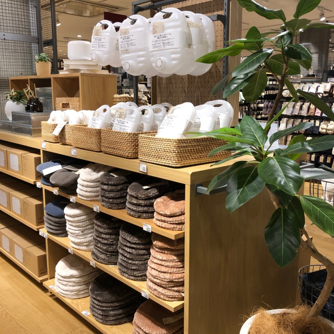 046843_20251020_01_07